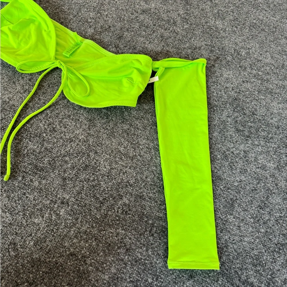 SWIM‎ SWIM LONG SLEEVE BIKINI TOP NEON GREEN SIZE XL